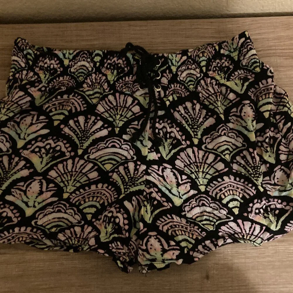 Justice Black Fan Print Shorts 12 Viscose Elastic Waist with Tie Front Lined GUC